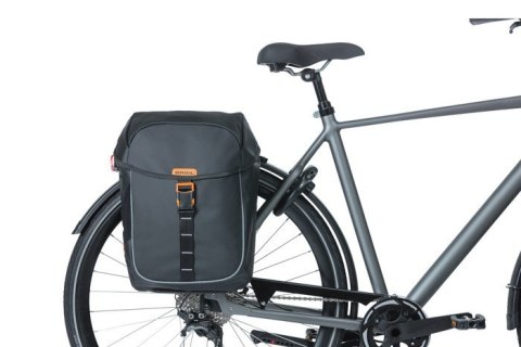 Sakwa miejska podwójna BASIL MILES TARPAULIN DOUBLE PANNIER BAG 34L, Universal Bridge System, 100% wodoodporna black orange (NEW