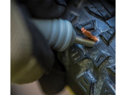 Zestaw naprawczy do opon tubeless BLACKBURN PLUGGER (wkładów 10szt) (NEW)