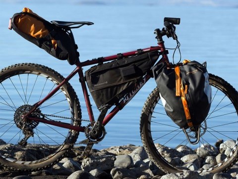 Torba na ramę BLACKBURN OUTPOST FRAME BAG LARGE 6,95L wodoodporna roz.L czarna (NEW 2025)