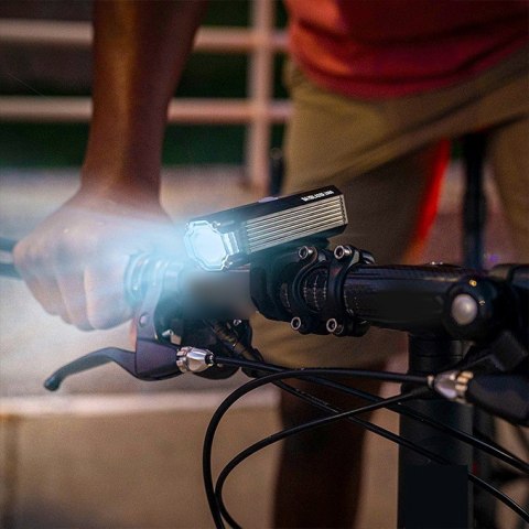 Zestaw lampki BLACKBURN DAYBLAZER przód 1000 lumenów, tył 65 lumenów (DWZ) => zamiennik BBN-7163190 (NEW 2025)