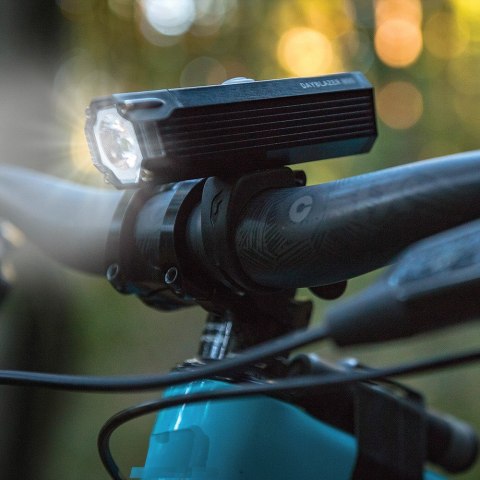 Zestaw lampki BLACKBURN DAYBLAZER przód 1000 lumenów, tył 65 lumenów (DWZ) => zamiennik BBN-7163190 (NEW 2025)