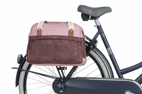 Sakwa miejska pojedyncza BASIL BOHEME CARRY ALL BAG 18L Hook On System, wodoodporna fig red (DWZ)