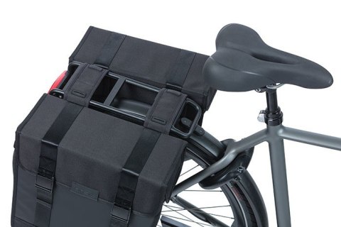 Sakwa miejska podwójna BASIL TOUR XL WATERPROOF DOUBLE PANNIER BAG 35L, Universal Bridge System, wodoodporna black (NEW) Sakwa miejska podwójna BASIL TOUR XL WATERPROOF DOUBLE PANNIER BAG 35L, Universal Bridge System, wodoodporna black (NEW)