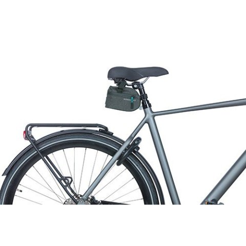 Torebka podsiodłowa BASIL DISCOVERY 365D FRAME BAG M 1L, mocowanie na paski, wodoodporna black melee (NEW)