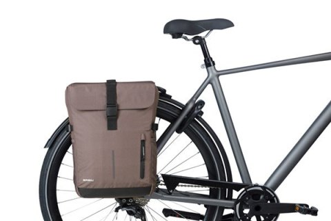Sakwy BASIL MOVE DOUBLE BICYCLE BAG, UNIVERSAL BRIDGE, 30L, Wodoodporna, Brown (NEW 2025)