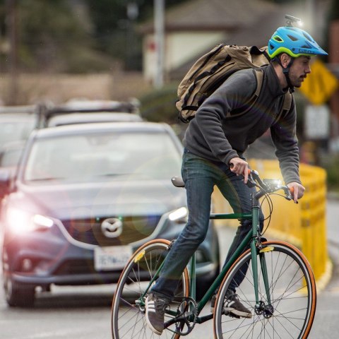 Lampka przednia BLACKBURN DAYBLAZER 550 FRONT USB-C, 550 lumenów czarna (NEW)