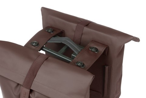 Sakwa miejska podwójna BASIL CITY DOUBLE PANNIER BAG MIK 28-32L, MIK System (ready to go), roasted brown (NEW 2025) Sakwa miejska podwójna BASIL CITY DOUBLE PANNIER BAG MIK 28-32L, MIK System (ready to go), roasted brown (NEW 2025)
