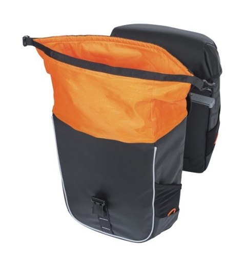 Sakwa miejska podwójna BASIL MILES TARPAULIN DOUBLE PANNIER BAG MIK 34L, MIK System (ready to go), 100% wodoodporna black orange Sakwa miejska podwójna BASIL MILES TARPAULIN DOUBLE PANNIER BAG MIK 34L, MIK System (ready to go), 100% wodoodporna black orange