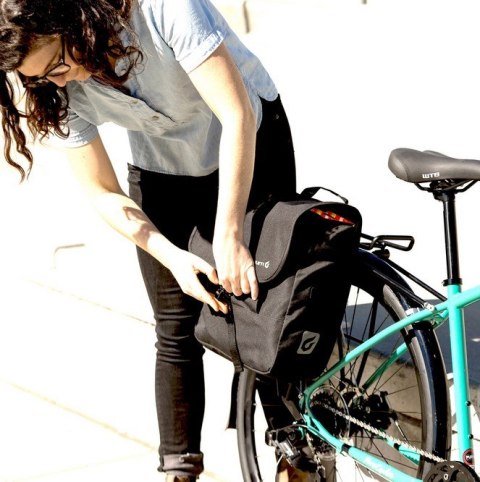 Torba na bagażnik BLACKBURN LOCAL REAR PANNIER, wodoodporna, 13L (NEW 2025)