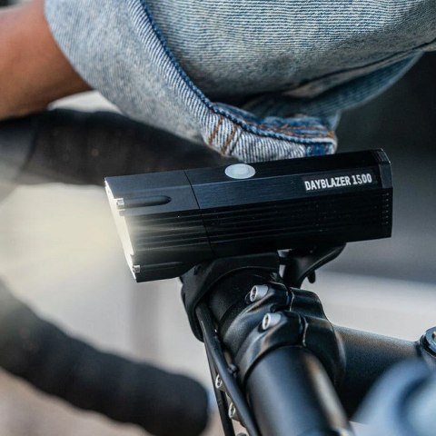 Lampka przednia BLACKBURN DAYBLAZER 1500 lumenów (NEW 2025)