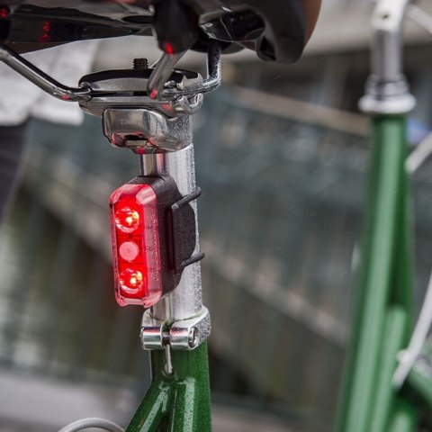 Lampka tylna BLACKBURN DAYBLAZER 65 REAR, 65 lumenów USB czarna (NEW 2025)