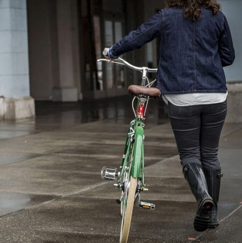 Zestaw lampki BLACKBURN DAYBLAZER przód 1000 lumenów, tył 65 lumenów (NEW 2025)